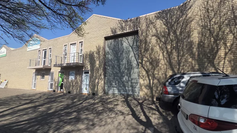 352 m² Industrial to let in Strand, Meerlust Industrial Park (photo 4)