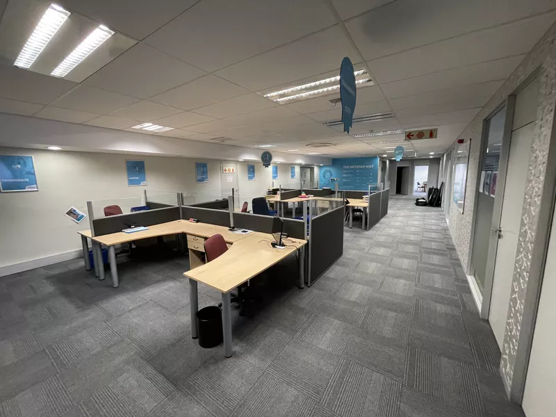 946 m² Office to let in Cape Town City Centre/CBD, Thomas Pattullo (photo 10)