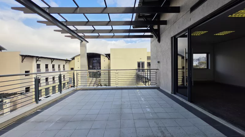 222 m² Office to let in Century Square, Knowledge Park 3 (photo 39)