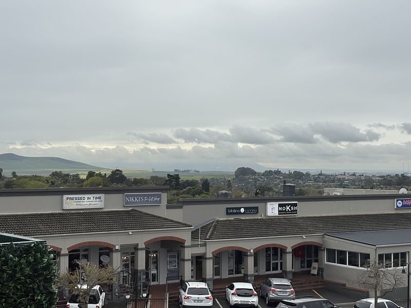 559 m² Retail Property to let in Durbanville, IPIC Shopping Centre Aurora (photo 2)