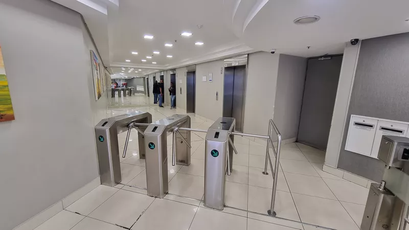 7 300 m² Office to let in Cape Town City Centre/CBD, Union Castle (photo 7)
