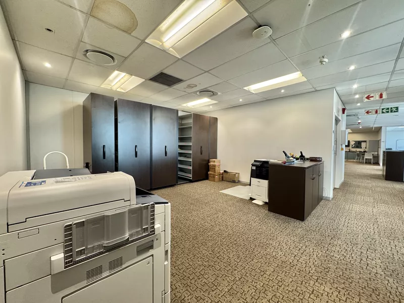 542 m² Office to let in Cape Town City Centre/CBD, 2 Long Street (photo 5)