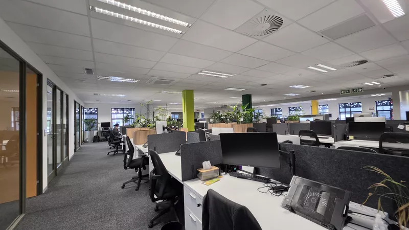 814 m² Office to let in Century City, 5 on Century City Drive (West) (photo 19)