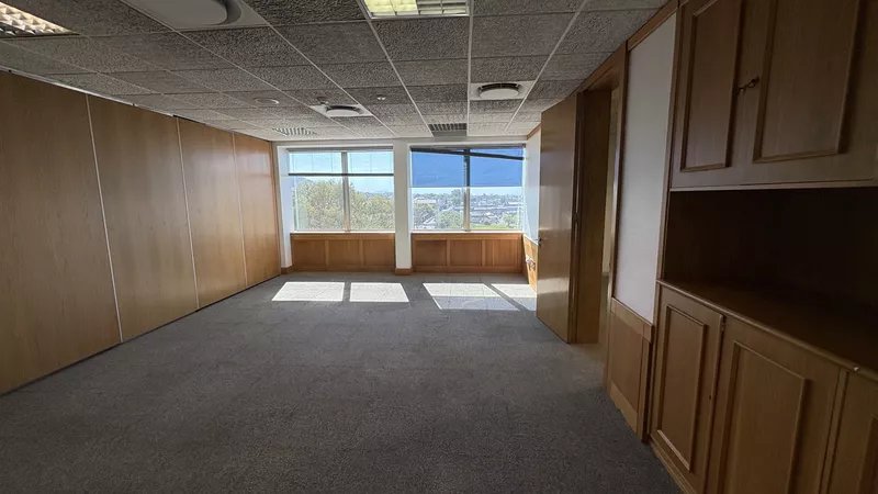 553 m² Office to let in Paarl, 1 Breda Street (photo 30)