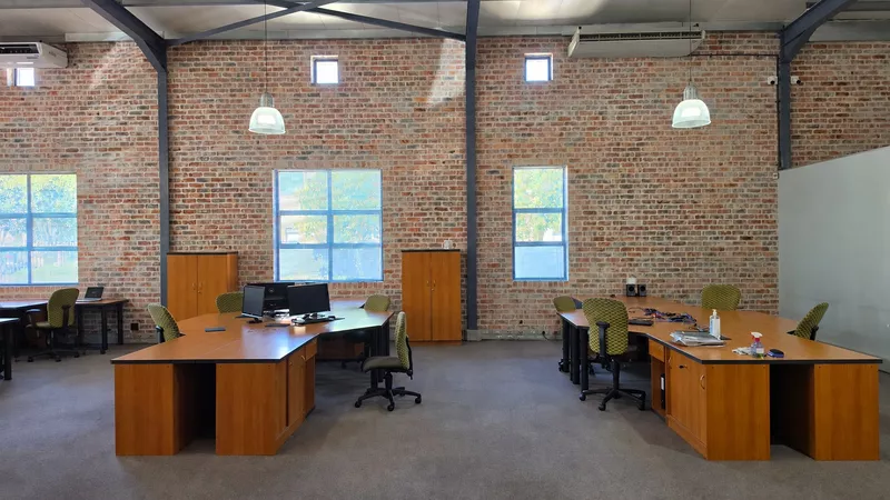 1 085 m² Office for sale in Century City, 13 Edison Way (photo 13)