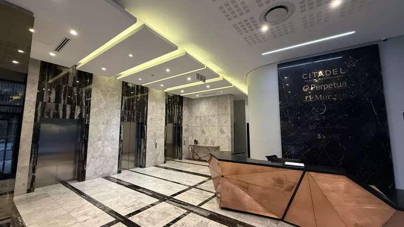 503 m² Office to let in Claremont, The Citadel (photo 4)