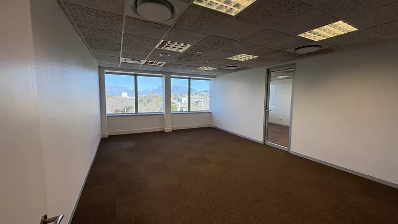 553 m² Office to let in Paarl, 1 Breda Street (photo 27)