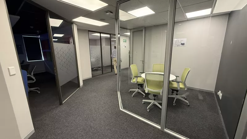 409 m² Office to let in Newlands, Newlands On Main (photo 6)
