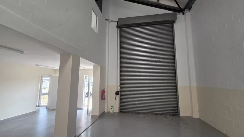 352 m² Industrial to let in Strand, Meerlust Industrial Park (photo 17)