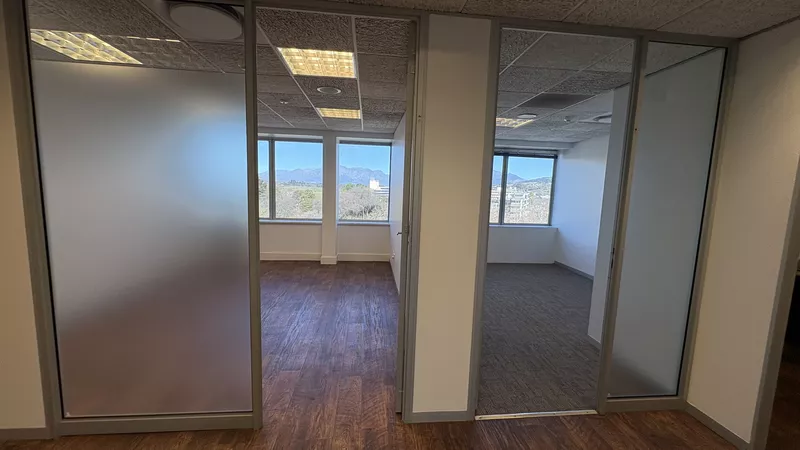 553 m² Office to let in Paarl, 1 Breda Street (photo 34)