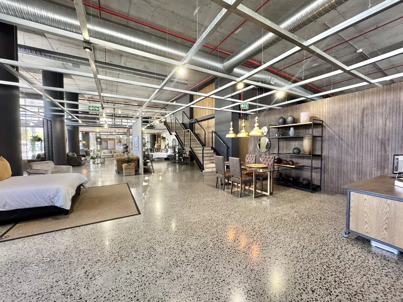 1 038 m² Retail property to let in Cape Town City Centre/CBD, The Halyard (photo 10)