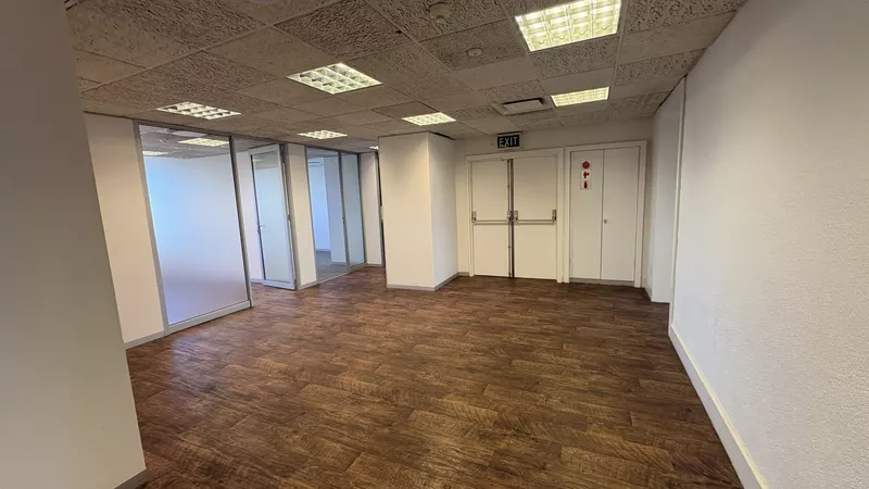 553 m² Office to let in Paarl, 1 Breda Street (photo 33)