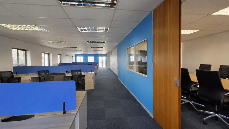 177 m² Office to let in Central Park, The Pavilion (photo 17)