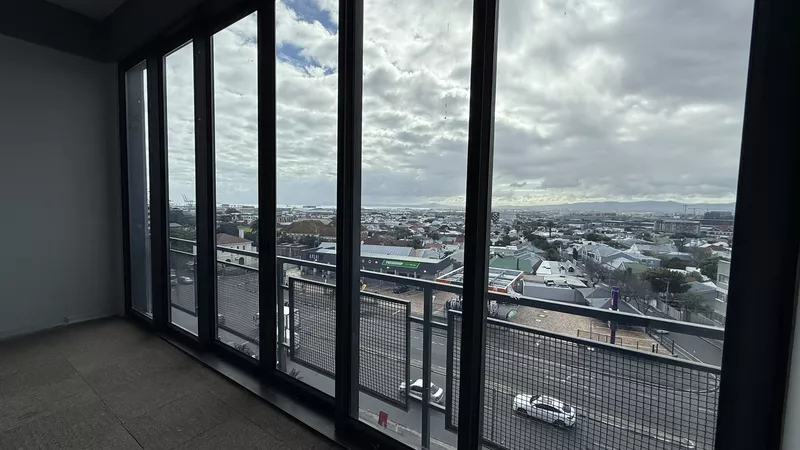 2 300 m² Office to let in Observatory, Deneb House (photo 24)