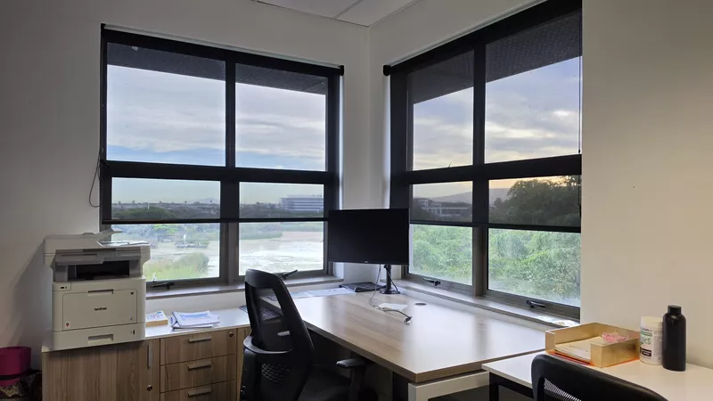 814 m² Office to let in Century City, 5 on Century City Drive (West) (photo 35)