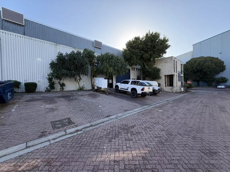 1 213 m² Industrial to let in Bellville, Steel Park (photo 1)