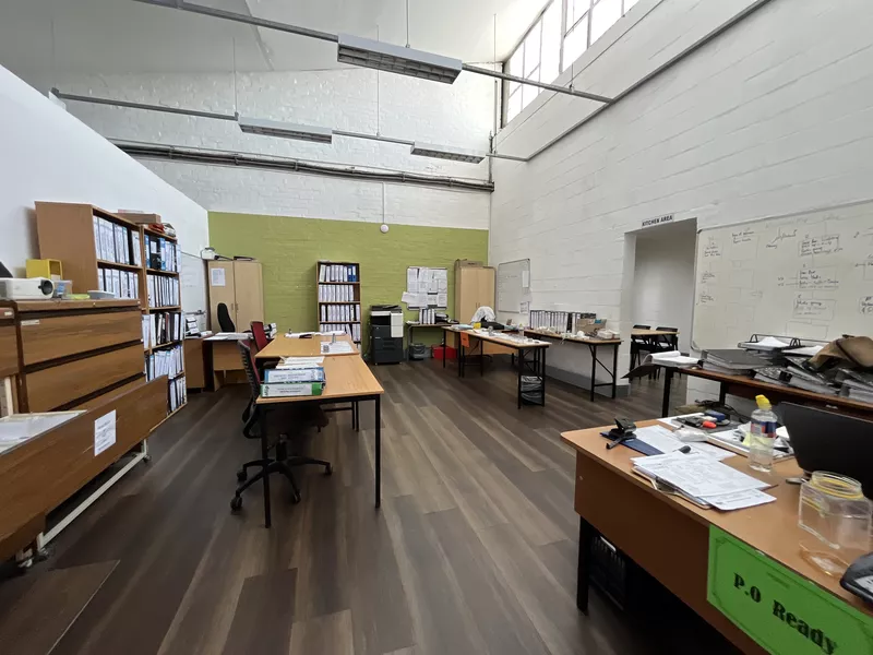 912 m² Industrial to let in Beaconvale, Connaught Park (photo 9)