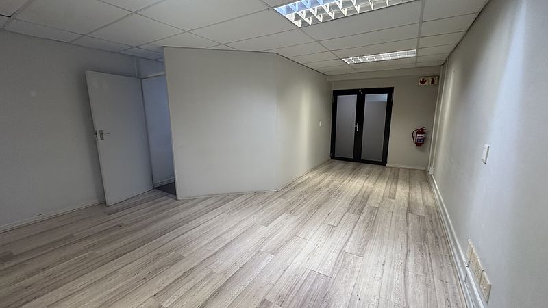 86 m² Retail property for sale in Tyger Waterfront, Riverside Lofts (photo 19)