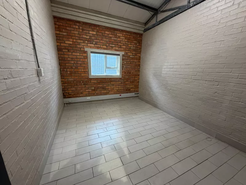 250 m² Office to let in Blackheath, Kwela Park Unit 4 Showroom (photo 13)