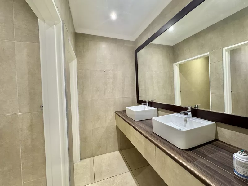 363 m² Office to let in Cape Town, So (photo 27)
