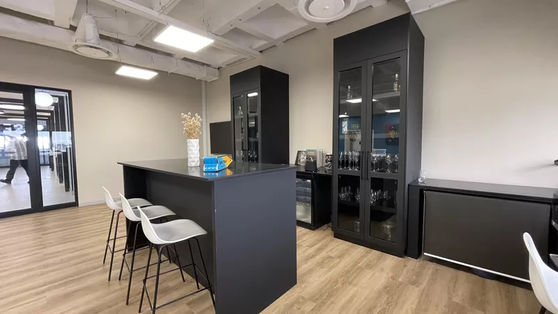 244 m² Office to let in Cape Town City Centre/CBD, The Box (photo 10)