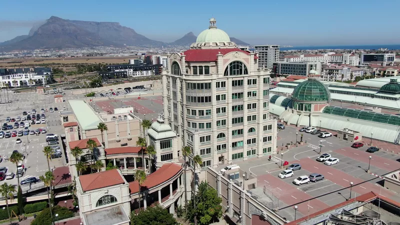 147 m² Office to let in Century City, Canal Tower - West (photo 11)