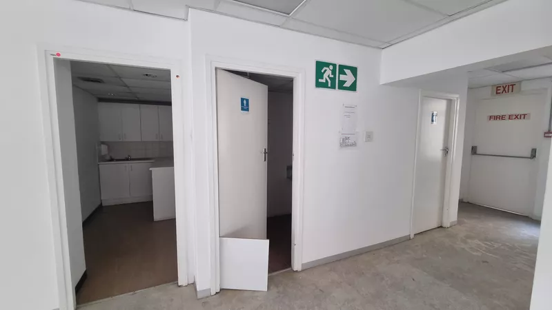 1 115 m² Office to let in Cape Town City Centre/CBD, Constitution House (photo 17)