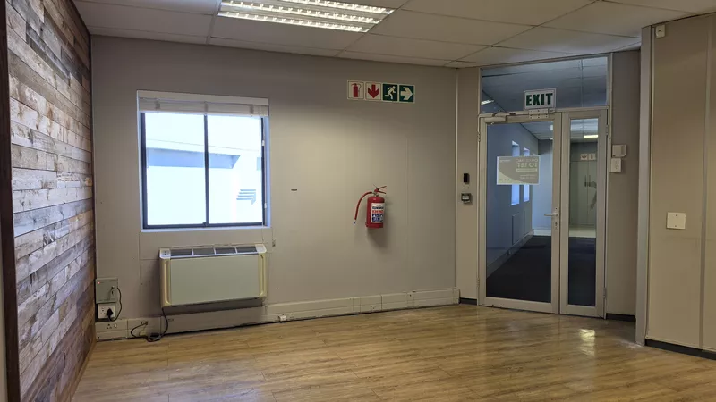 182 m² Office to let in Tyger Valley, Tijger Park Building 2 (photo 12)
