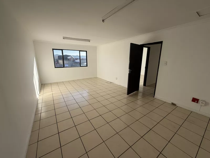1 350 m² Industrial for sale in Blackheath, 27 Anfield Road (photo 17)
