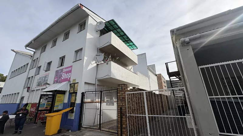 924 m² Retail property for sale in Paarl, 14 Fabriek Street (photo 3)