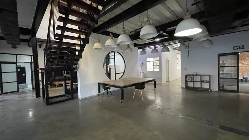 883 m² Office to let in Cape Town City Centre/CBD, 30 Keerom Street (photo 8)