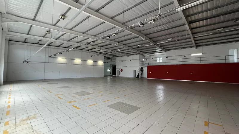 868 m² Retail property to let in Estuaries Office Estate, Eclipse Park (photo 3)