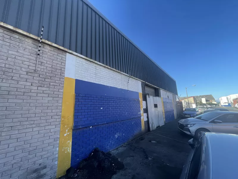 1 250 m² Industrial for sale in Athlone, 8 Deutz Road (photo 9)