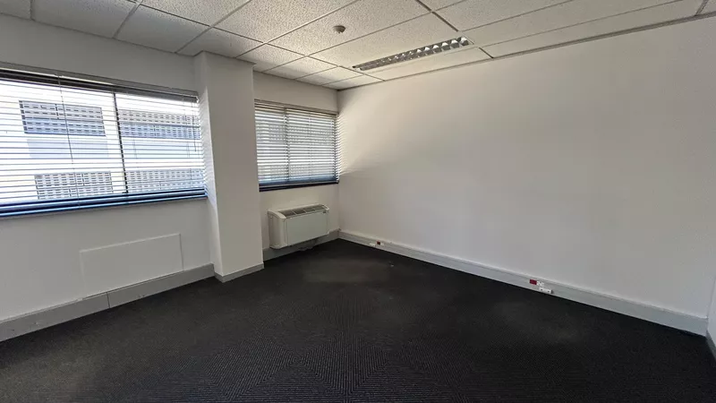 1 036 m² Office to let in Mowbray, Golf Park, GP3 (photo 14)