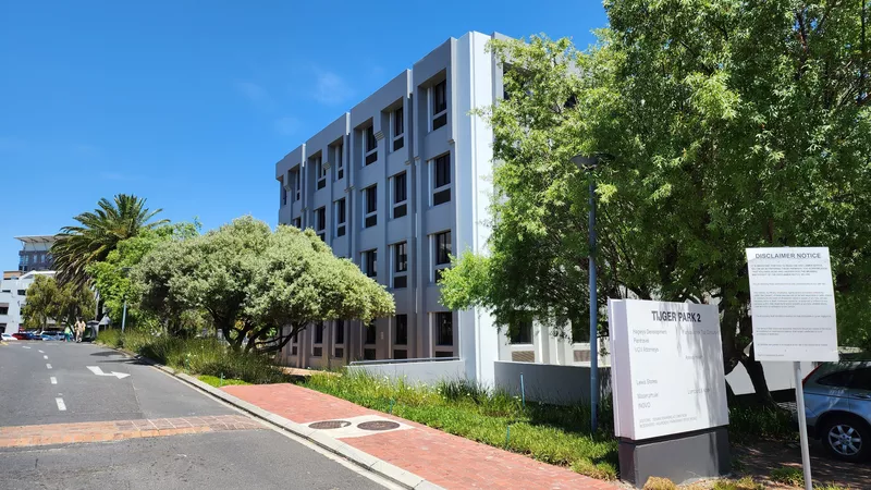 182 m² Office to let in Tyger Valley, Tijger Park Building 2 (photo 8)
