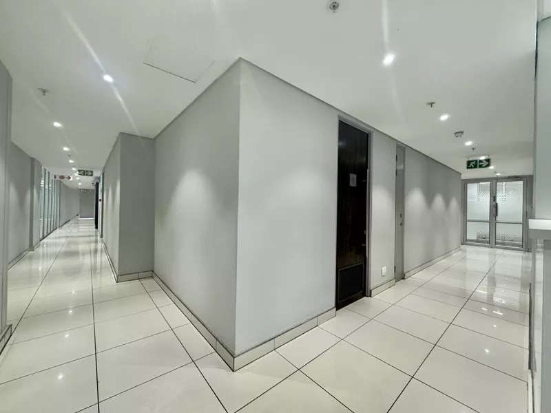 1 660 m² Office to let in Cape Town City Centre/CBD, The Halyard (photo 39)