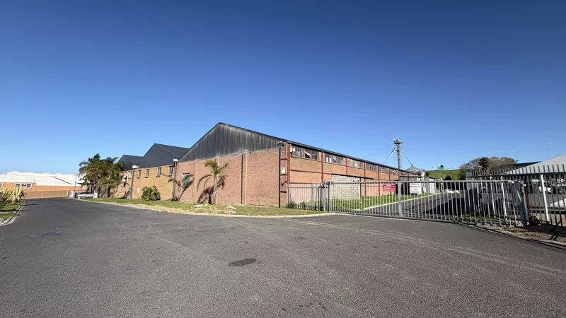2 574 m² Industrial to let in Okavango Park, Falcon Close, Okavango Park (photo 39)