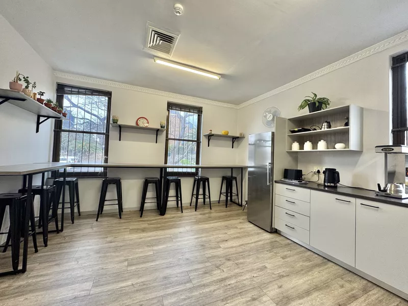 3 225 m² Office for sale in Cape Town, Mill House (photo 52)