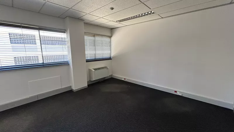 1 960 m² Office to let in Mowbray, Golf Park, GP3 (photo 32)