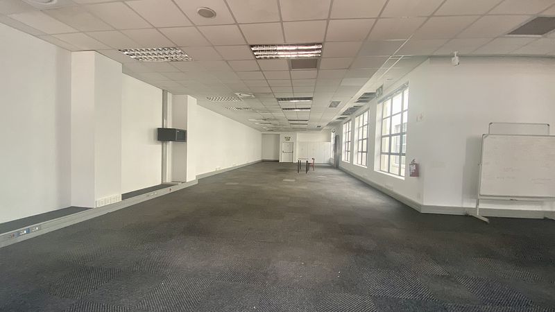903 m² Office to let in Cape Town City Centre/CBD, Velocity House (photo 9)