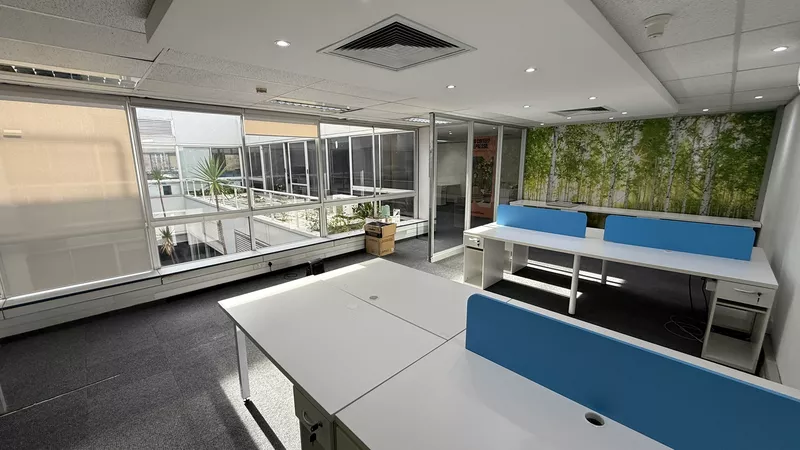 653 m² Office to let in Claremont, Sunclare (photo 36)