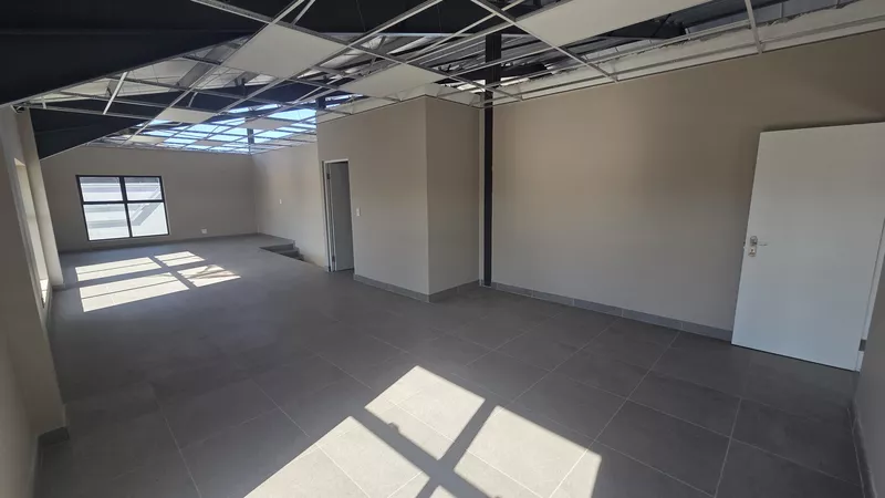 1 616 m² Industrial to let in Blackheath, Wimbledon Industrial Estate (photo 17)