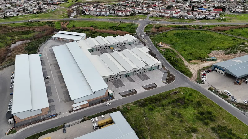 620 m² Industrial for sale in Somerset West, 716 Firgrove (photo 8)