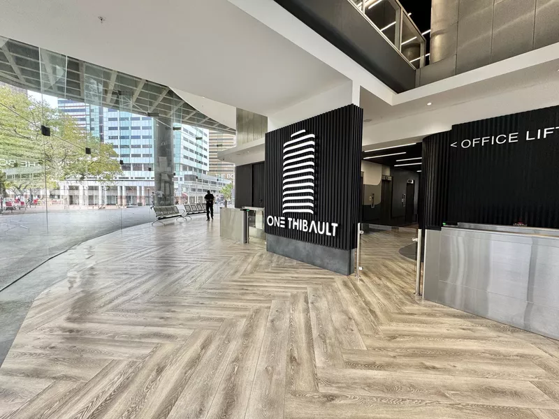 224 m² Office to let in Cape Town City Centre/CBD, One Thibault (photo 1)