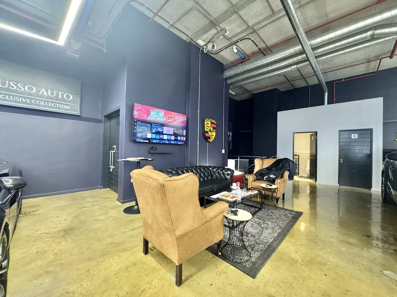 529 m² Retail property to let in Cape Town City Centre/CBD, 16 On Bree (photo 9)