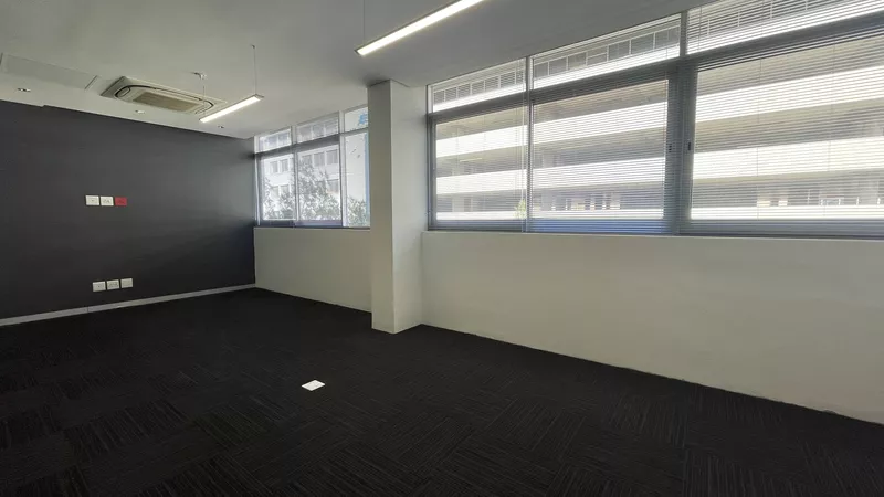 604 m² Office to let in Cape Town City Centre/CBD, 33 Martin Hammerschlag (photo 17)