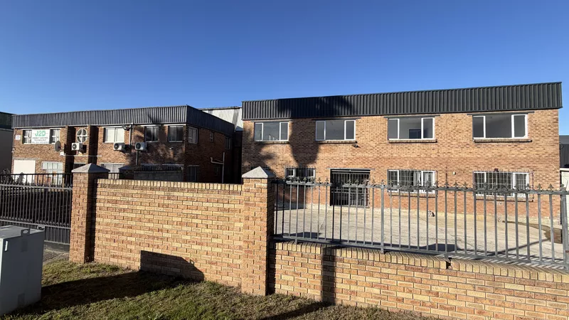 1 350 m² Industrial for sale in Blackheath, 27 Anfield Road (photo 4)