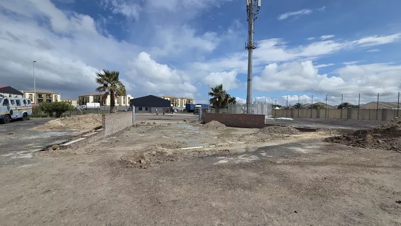 11 000 m² Vacant land to let in Strand, Broadway Business Park, 24 Helios Avenue (Yard + Optional Offices) (photo 18)