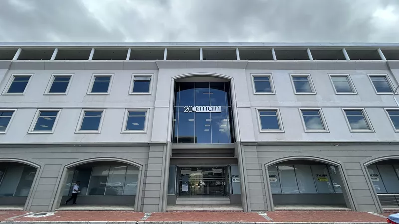 472 m² Office to let in Claremont, 200 On Main (photo 4)