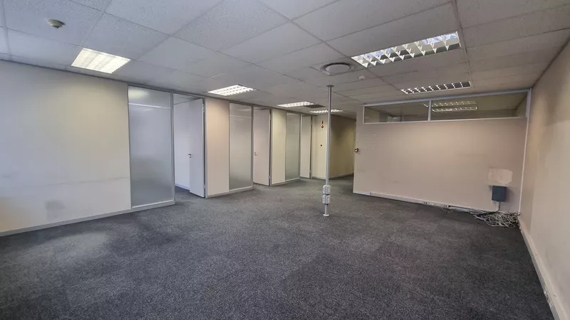 238 m² Office to let in Cape Town City Centre/CBD, 2 Long (photo 7)
